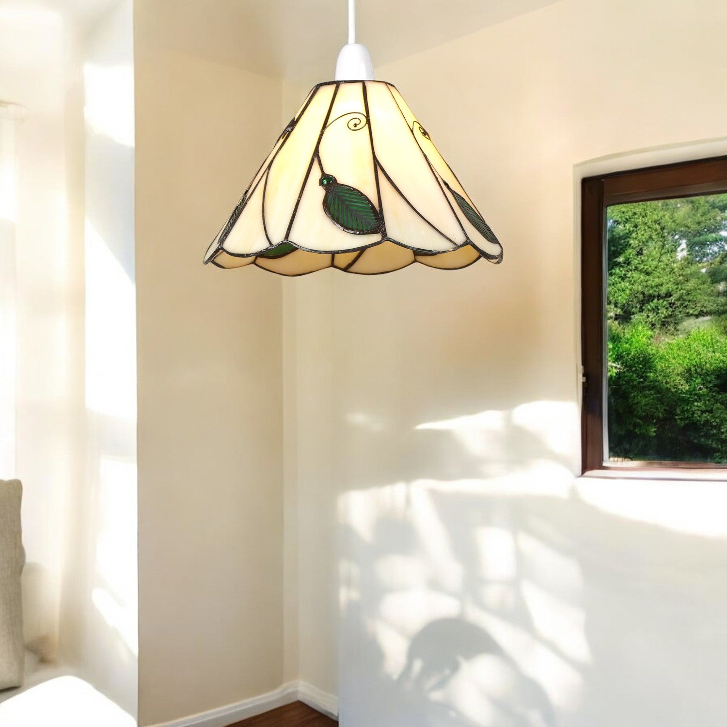 Tiffany Style Pendant Light Shade, 25 cm, Beige Leaf Design, Scalloped Glass (Green)